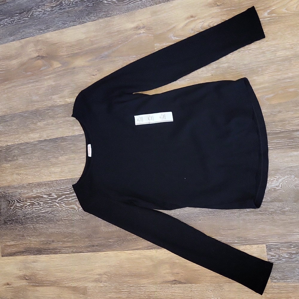 Kids Xl black long sleeve t-shirt from cat and jack